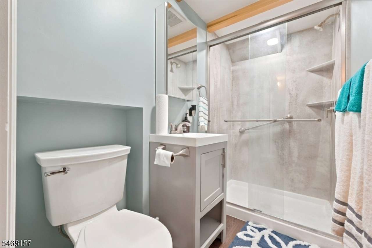 50 Maple St, Bloomfield, photo 11