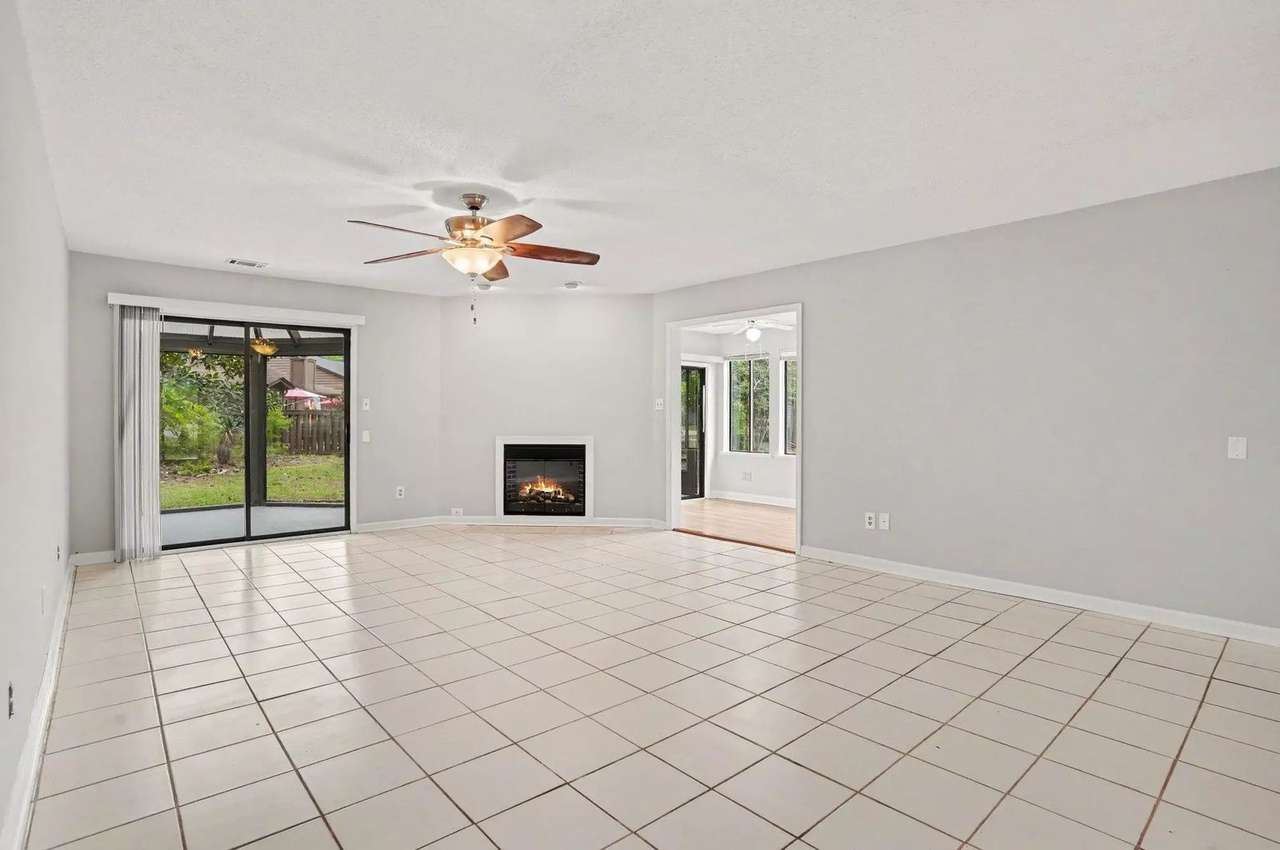 100 Hickory Dr, photo 16
