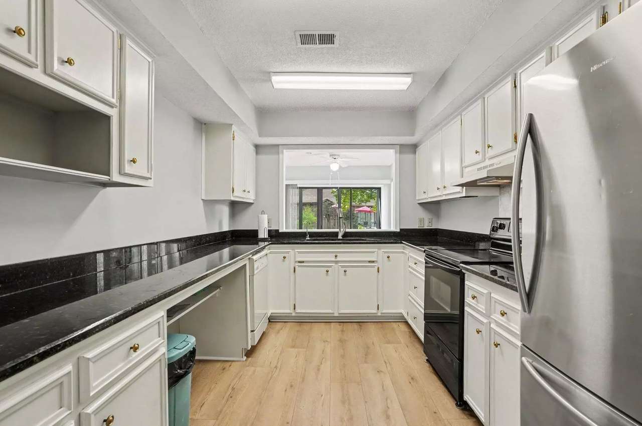 100 Hickory Dr, photo 18