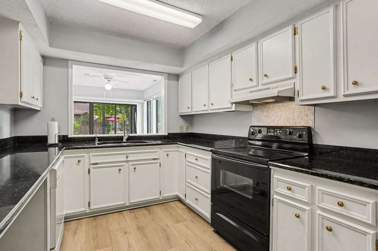 100 Hickory Dr, photo 19