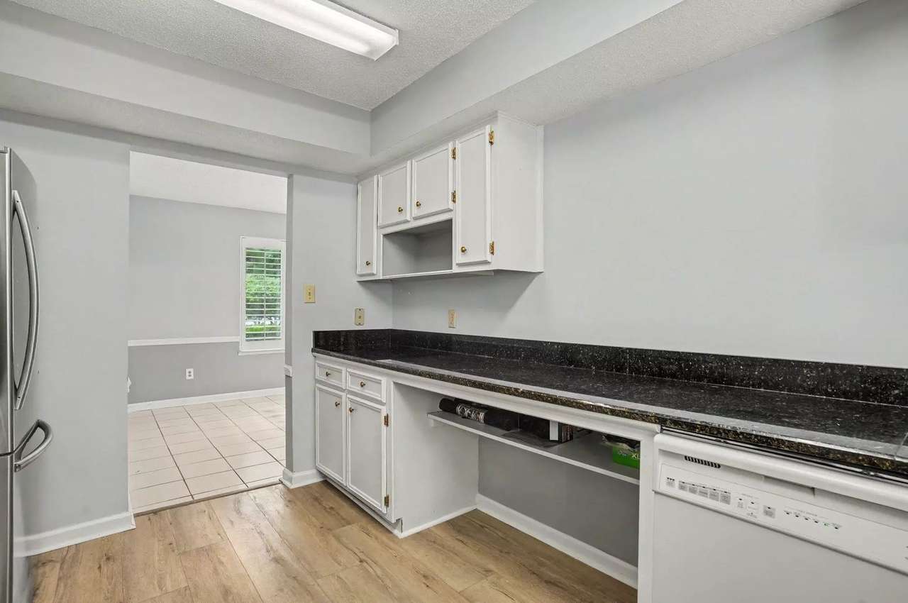 100 Hickory Dr, photo 20