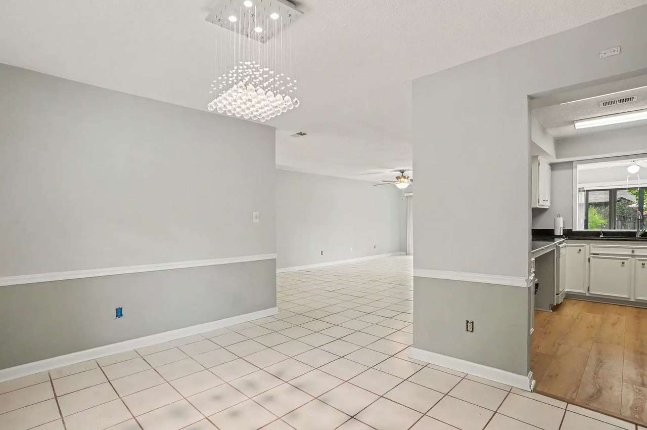 100 Hickory Dr, photo 21