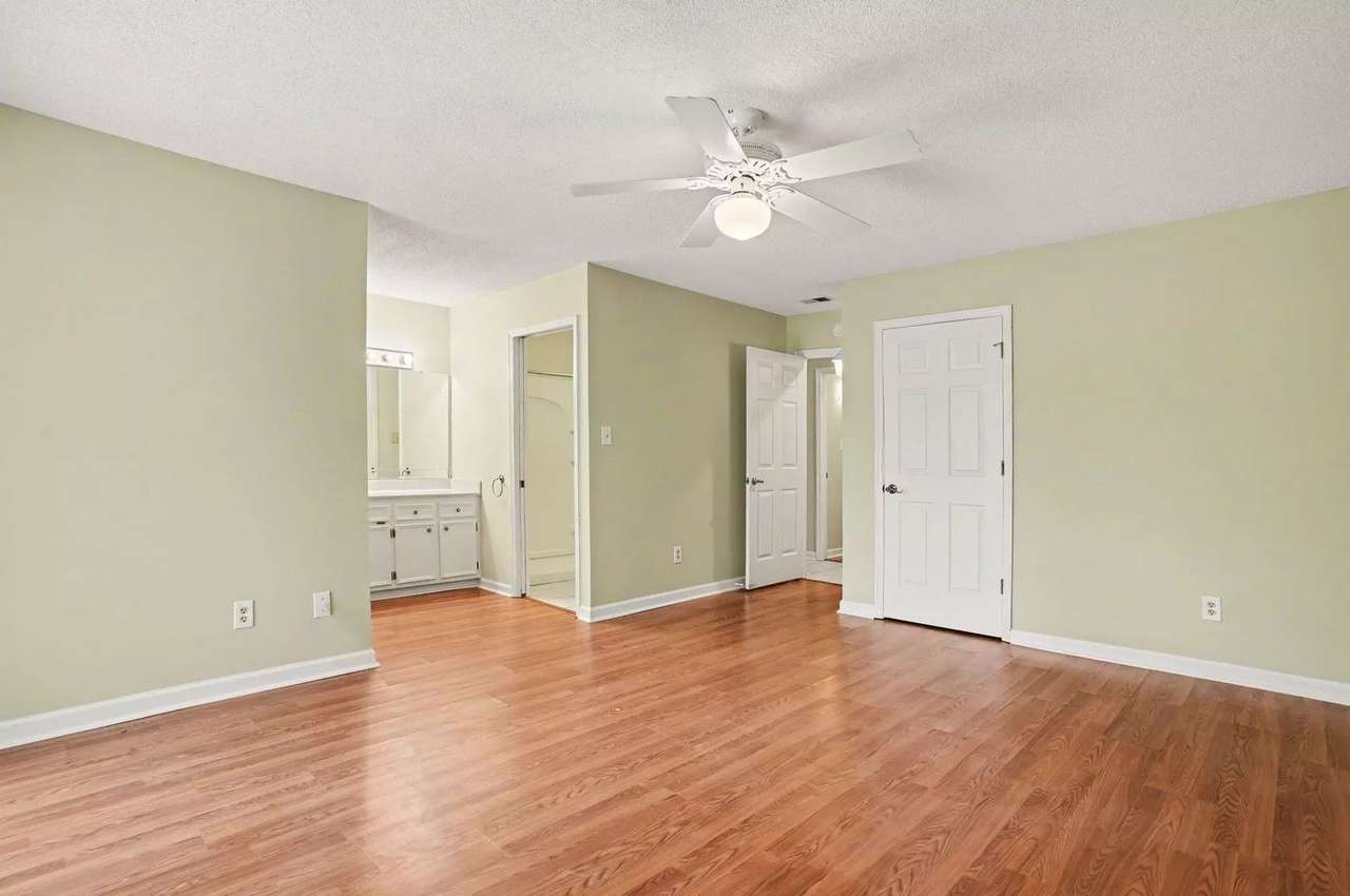 100 Hickory Dr, photo 28