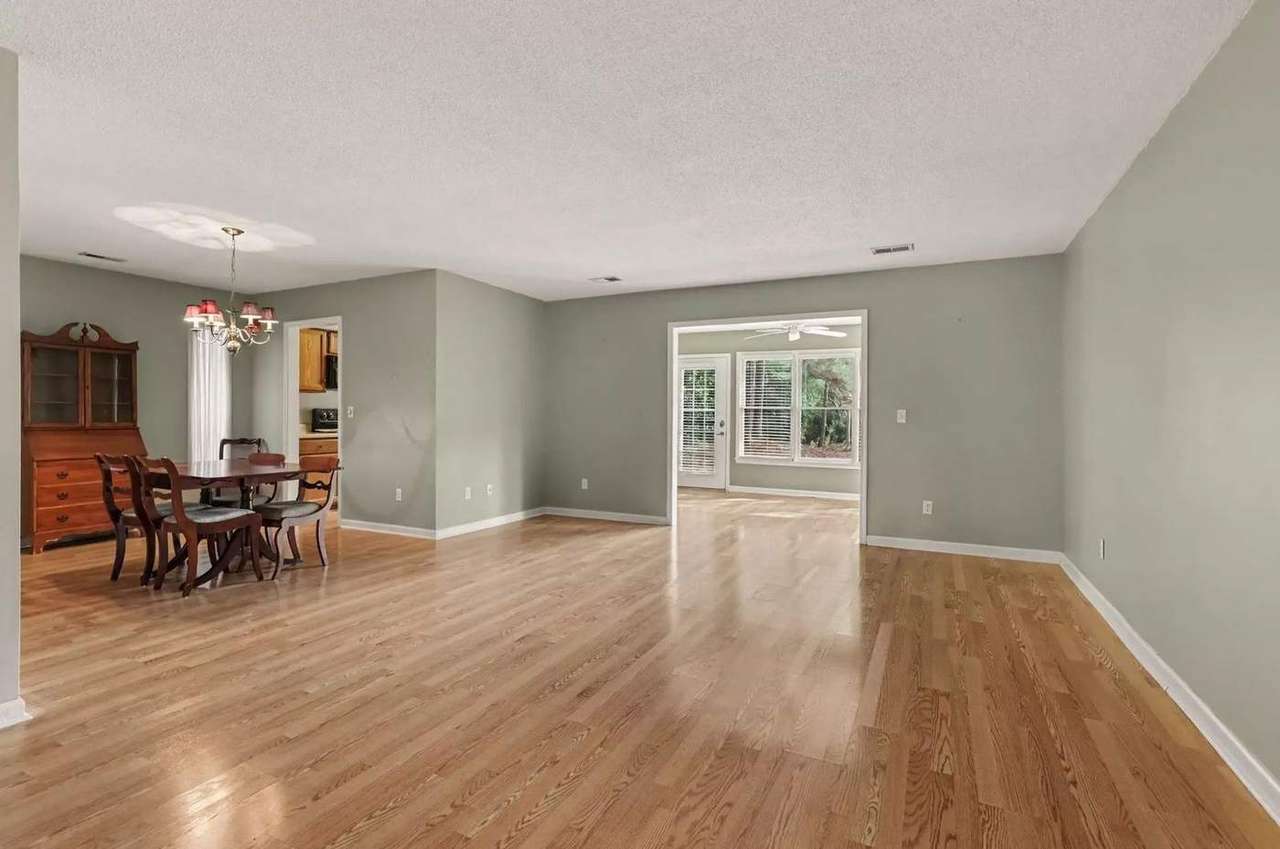 101 Moss Circle, photo 8