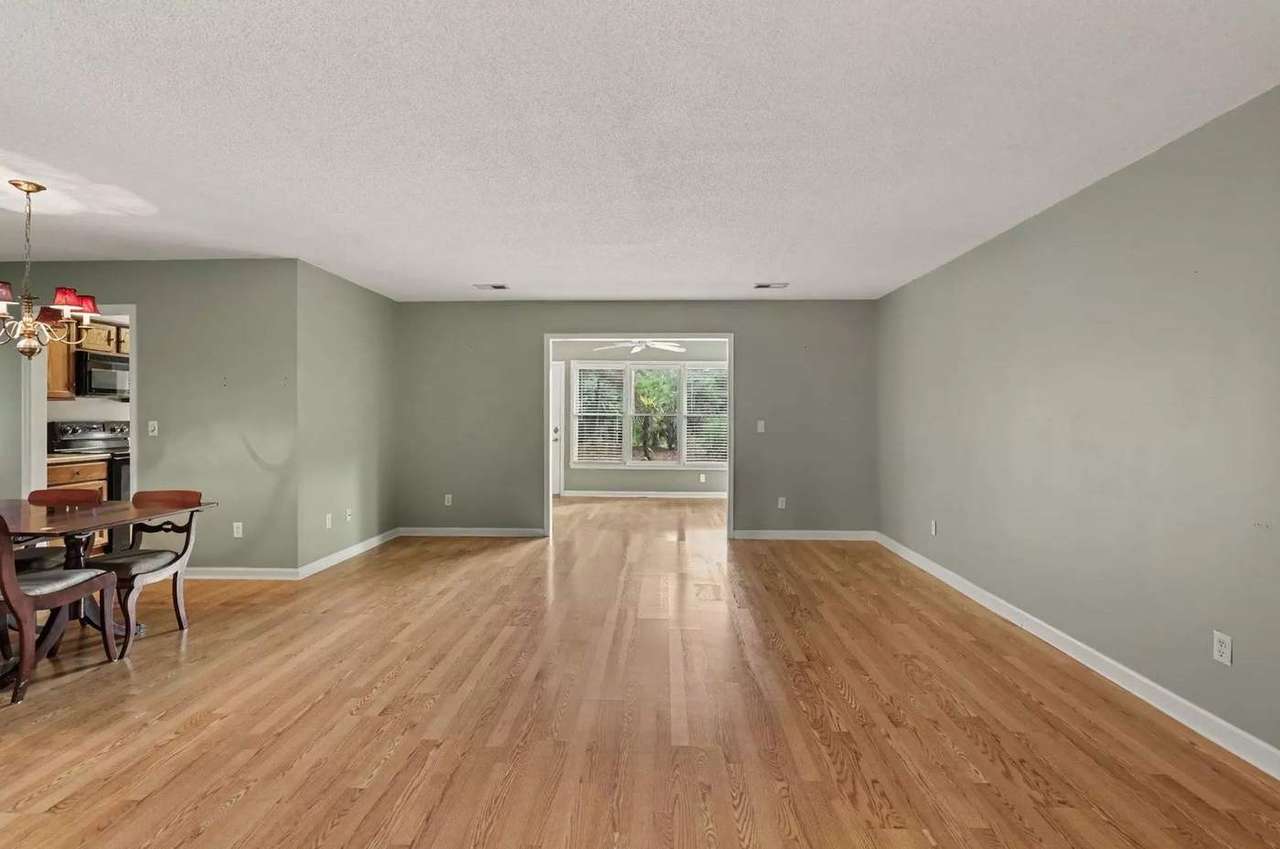 101 Moss Circle, photo 9