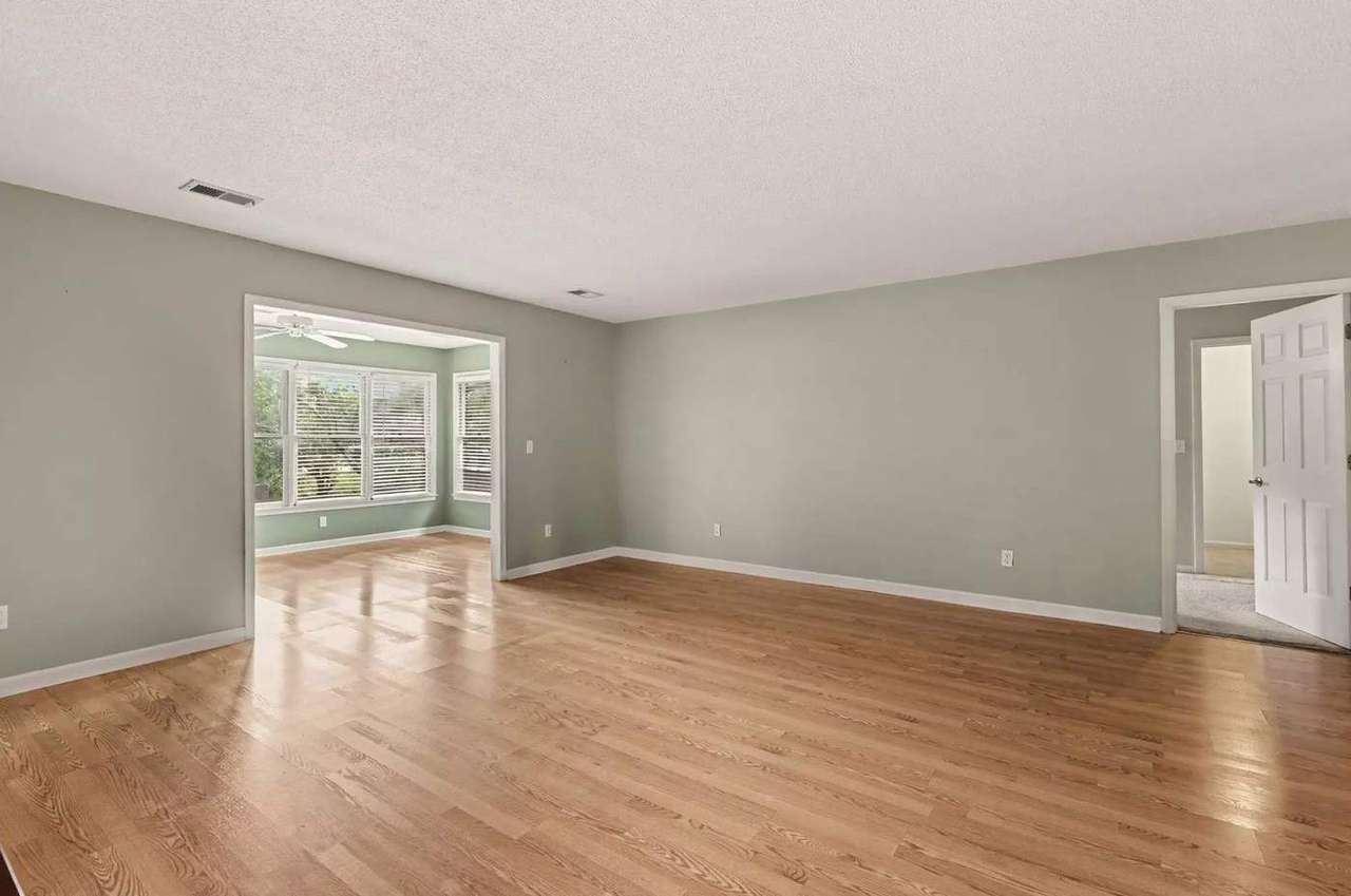 101 Moss Circle, photo 10