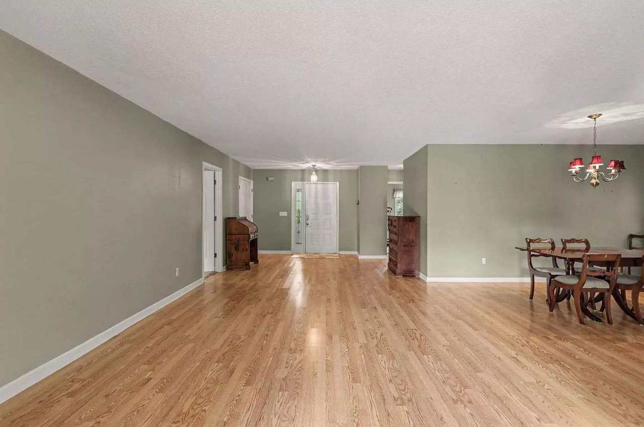 101 Moss Circle, photo 11