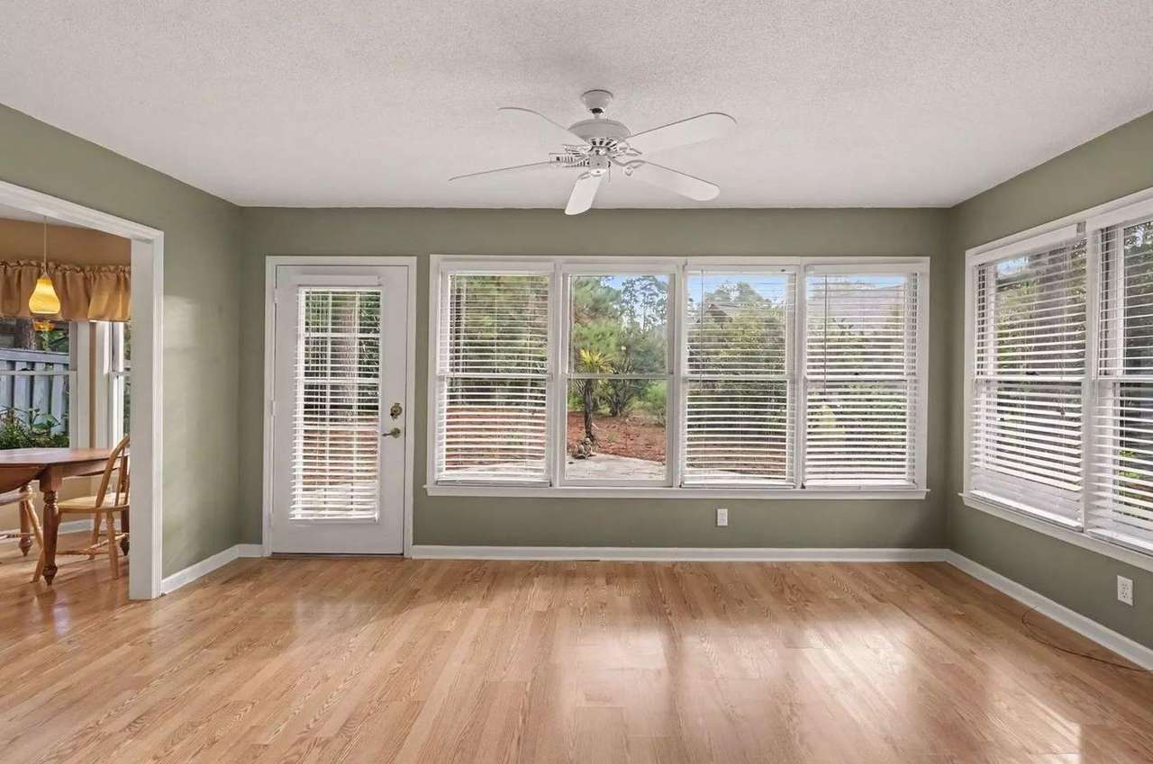 101 Moss Circle, photo 18