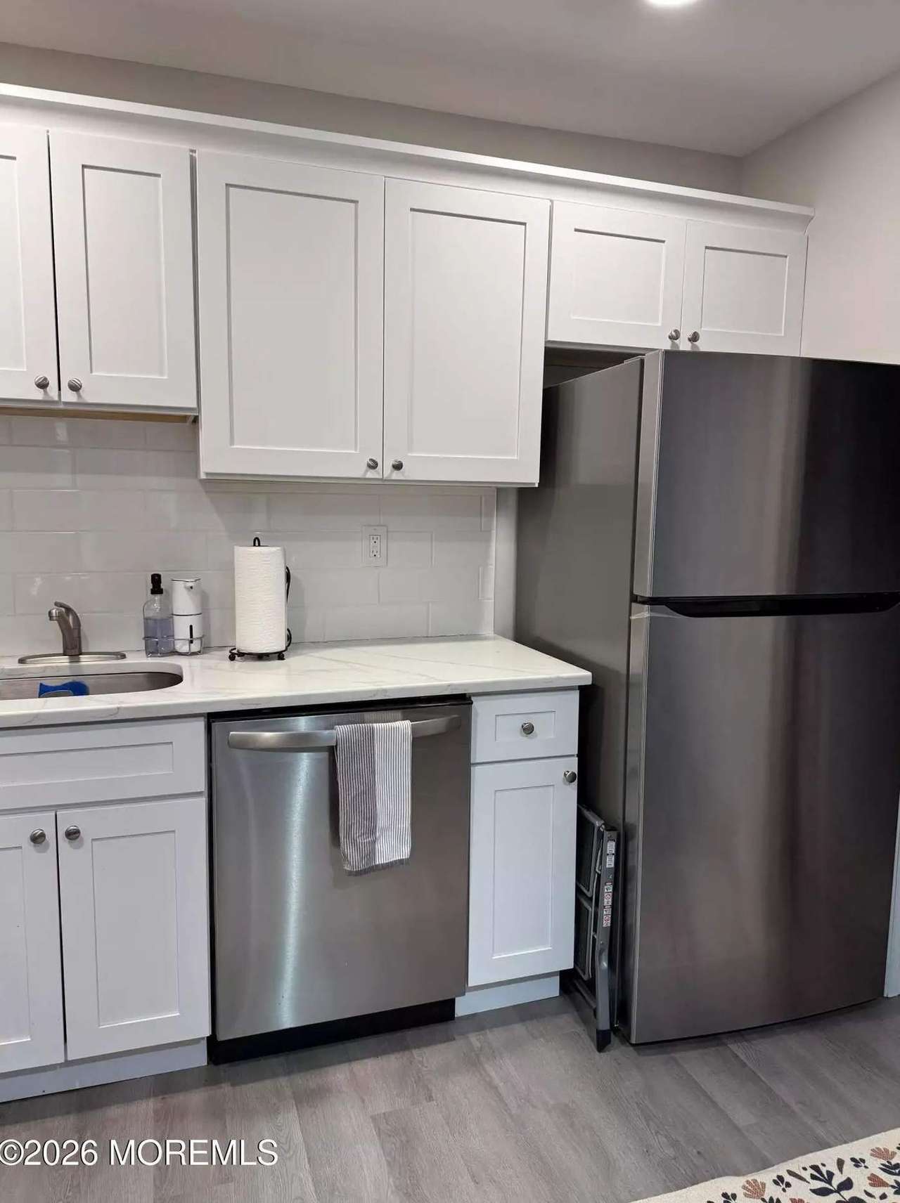 105 W Amberly Dr #G, photo 2