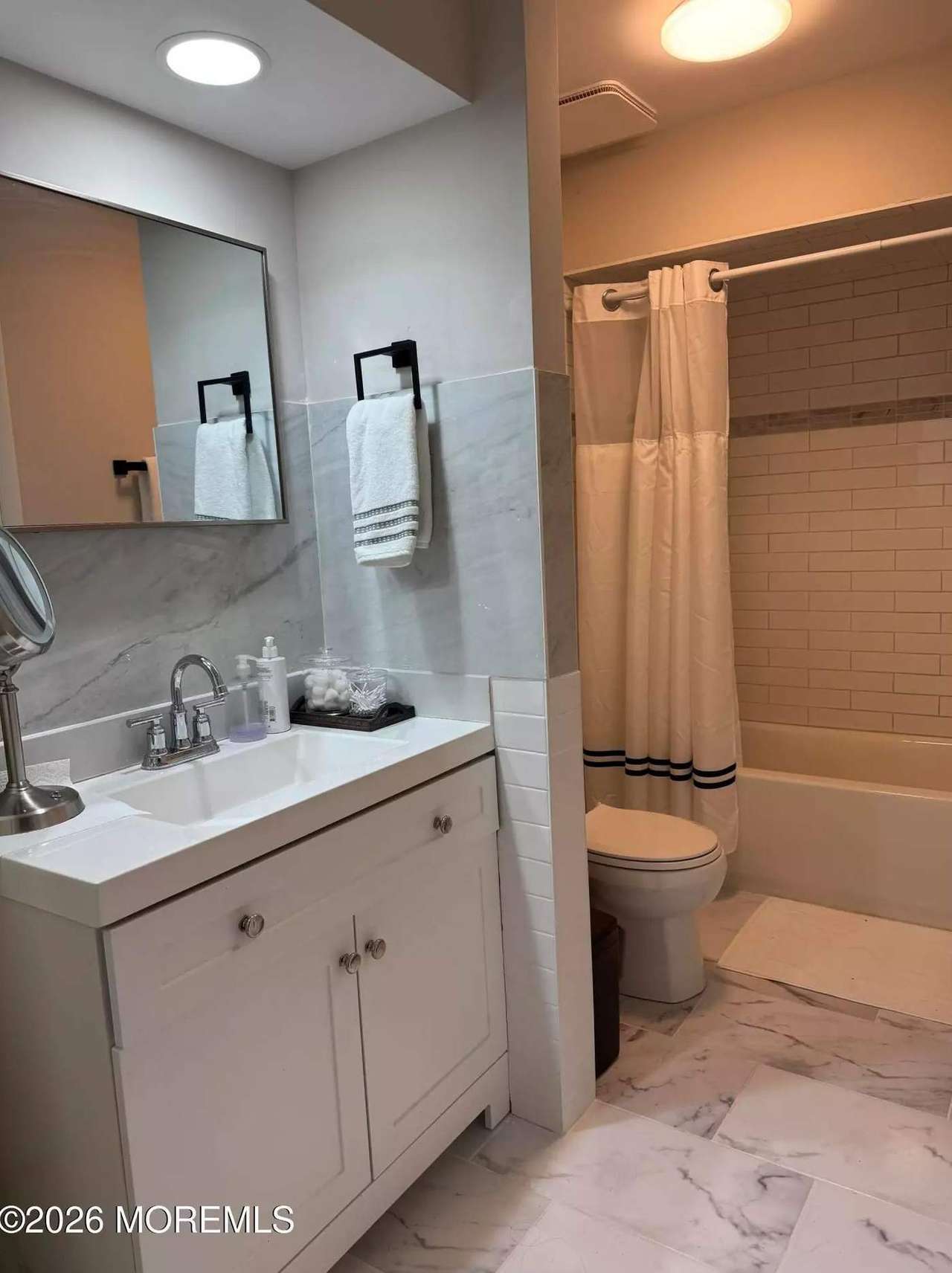 105 W Amberly Dr #G, photo 5