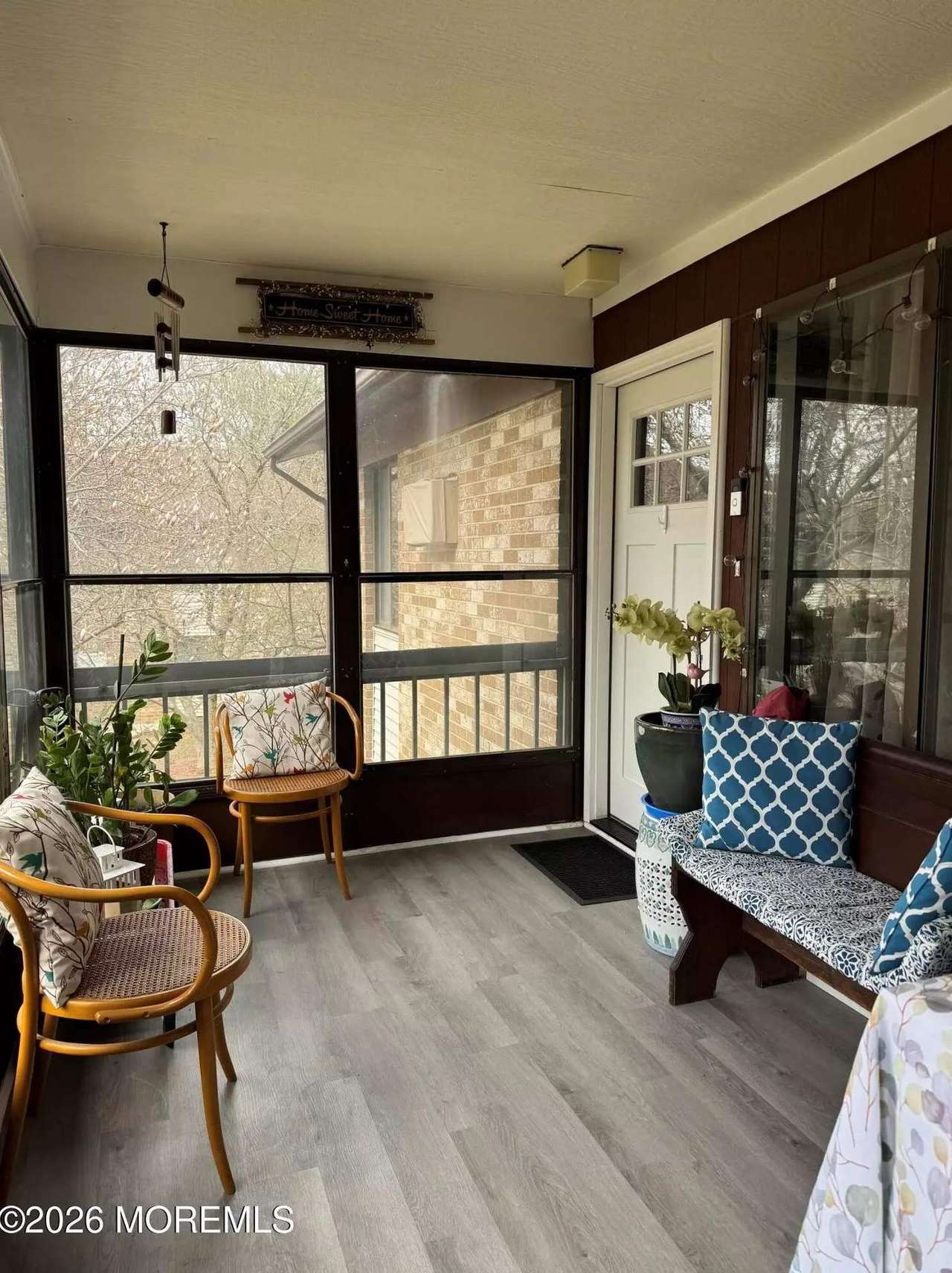 105 W Amberly Dr #G, photo 9