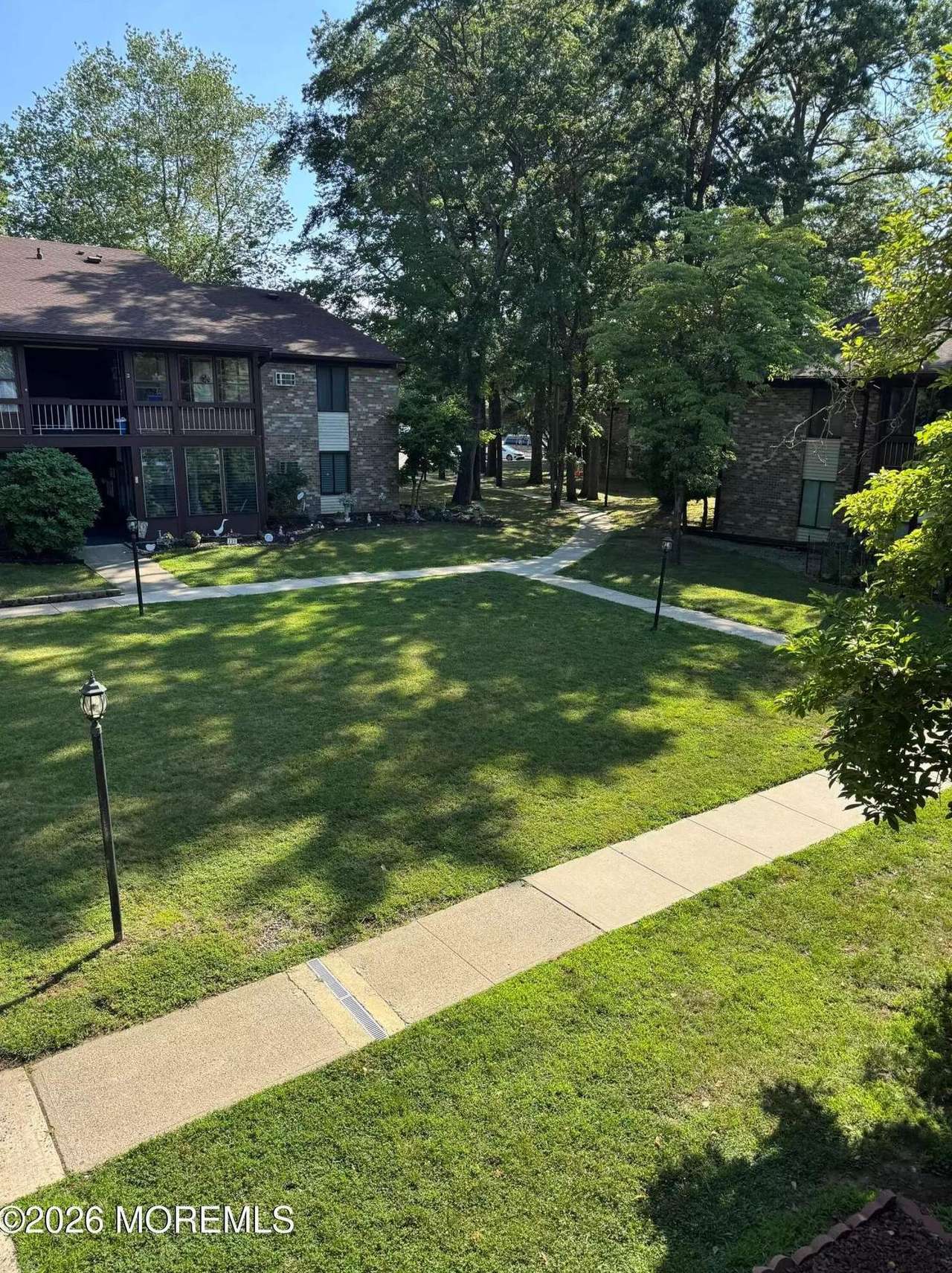 105 W Amberly Dr #G, photo 17