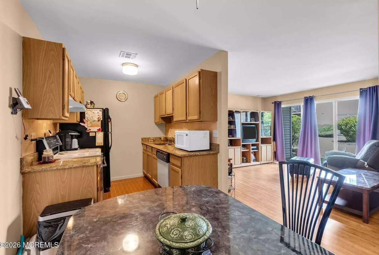 231 Atlantic St #39, photo 15