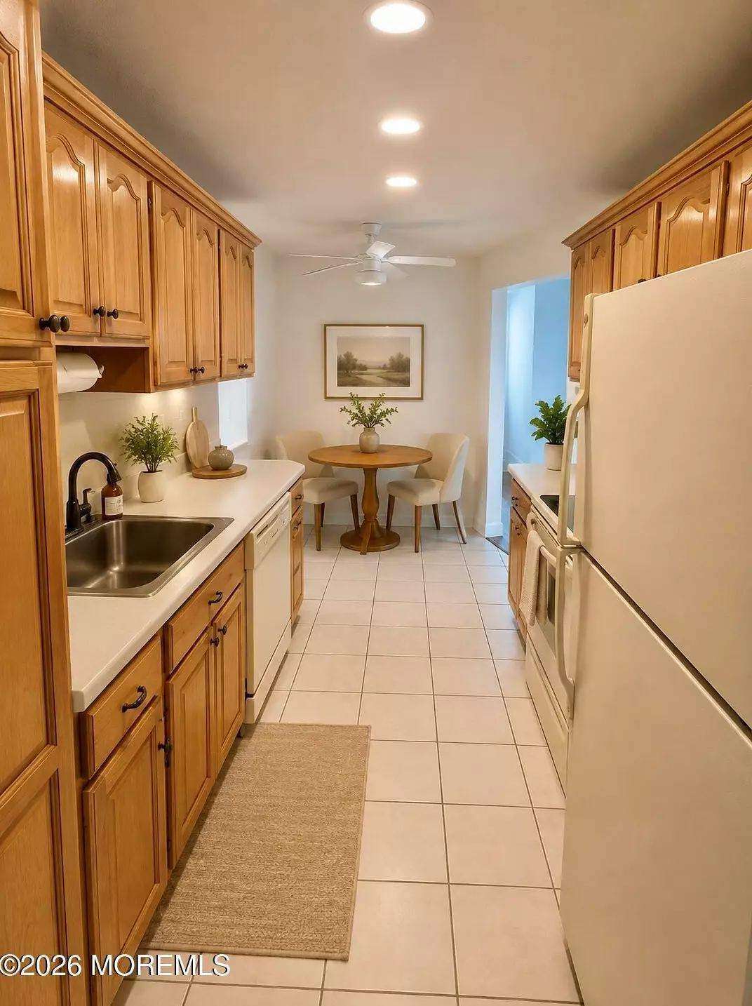 55 Amberly Dr #K, photo 2