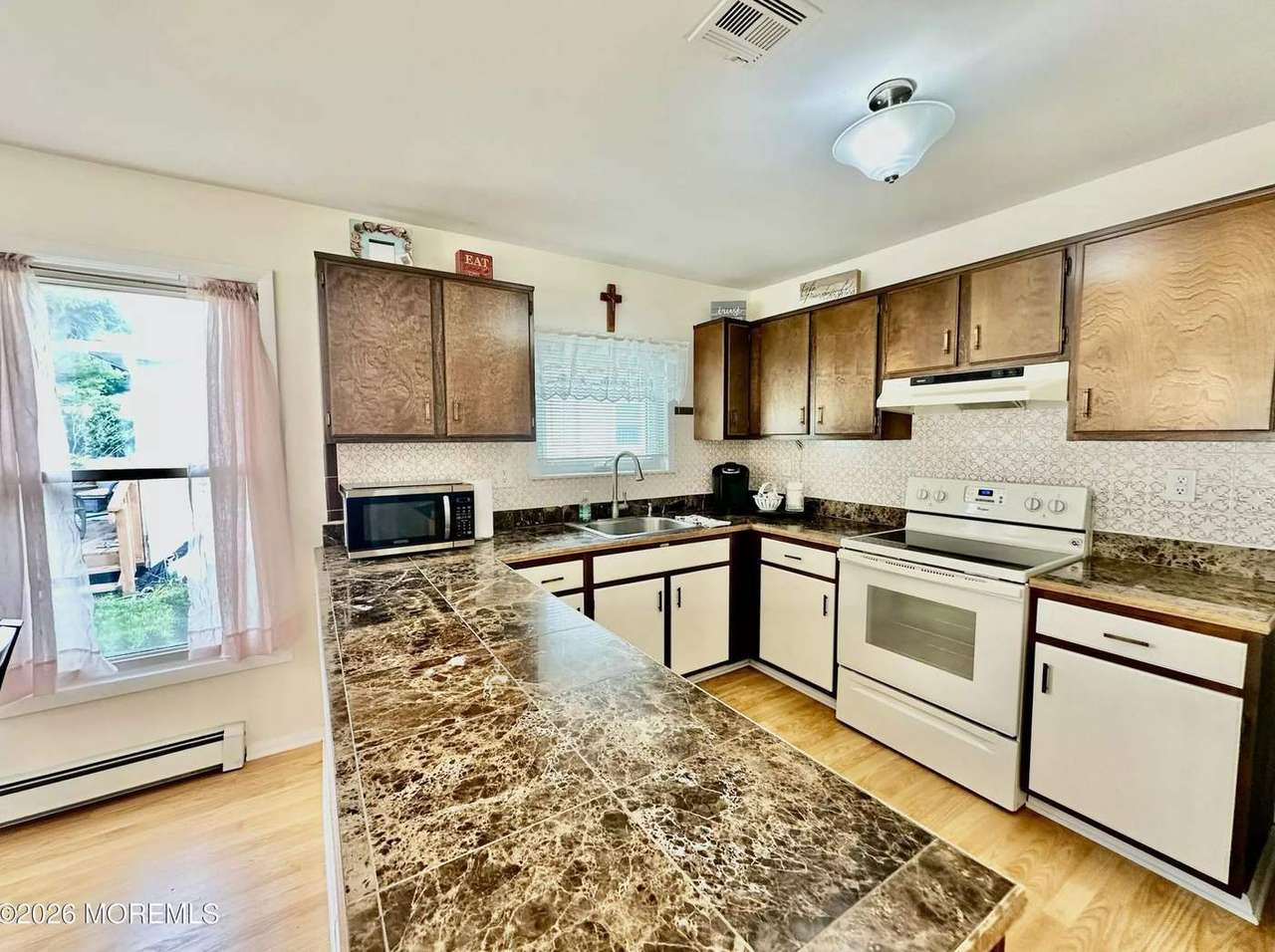 10 Biscayne St, photo 20