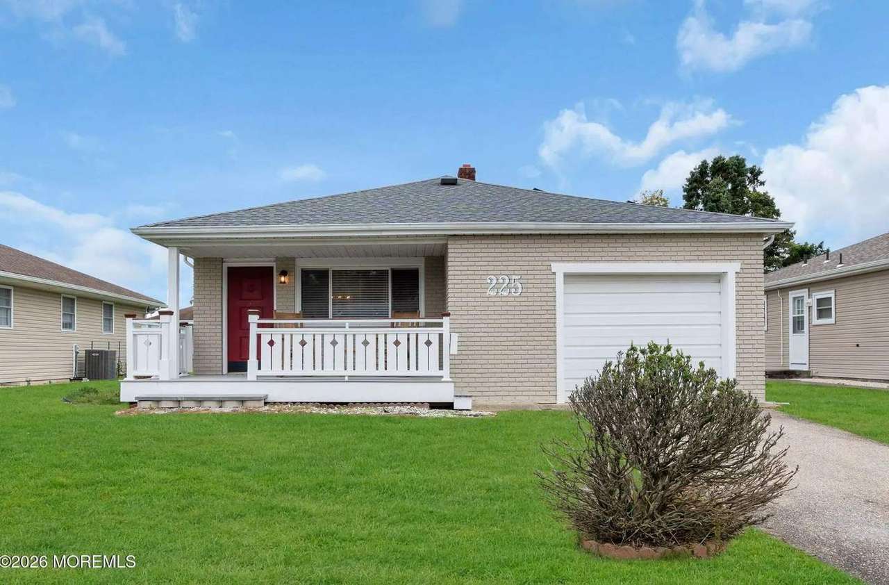 225 Fort De France Ave, photo 2