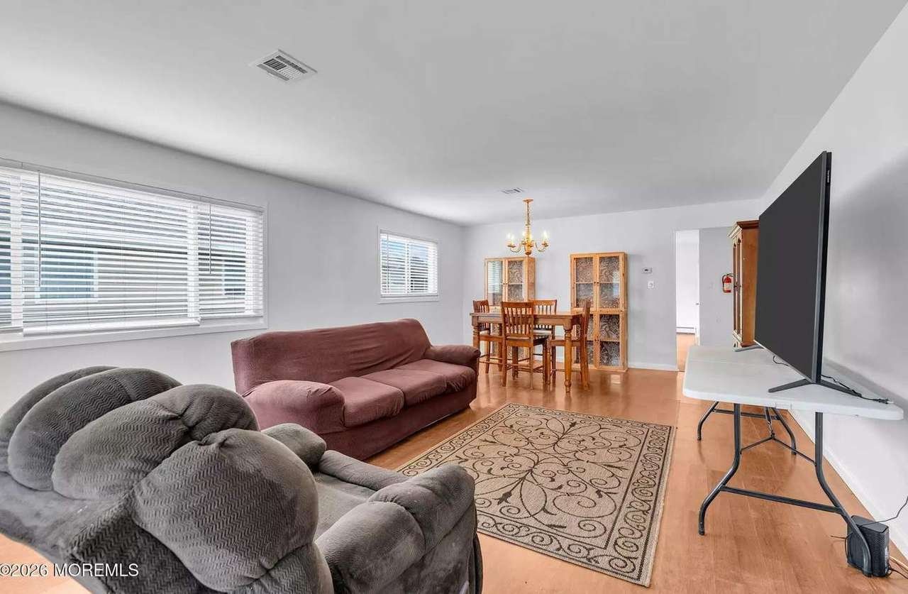 225 Fort De France Ave, photo 7