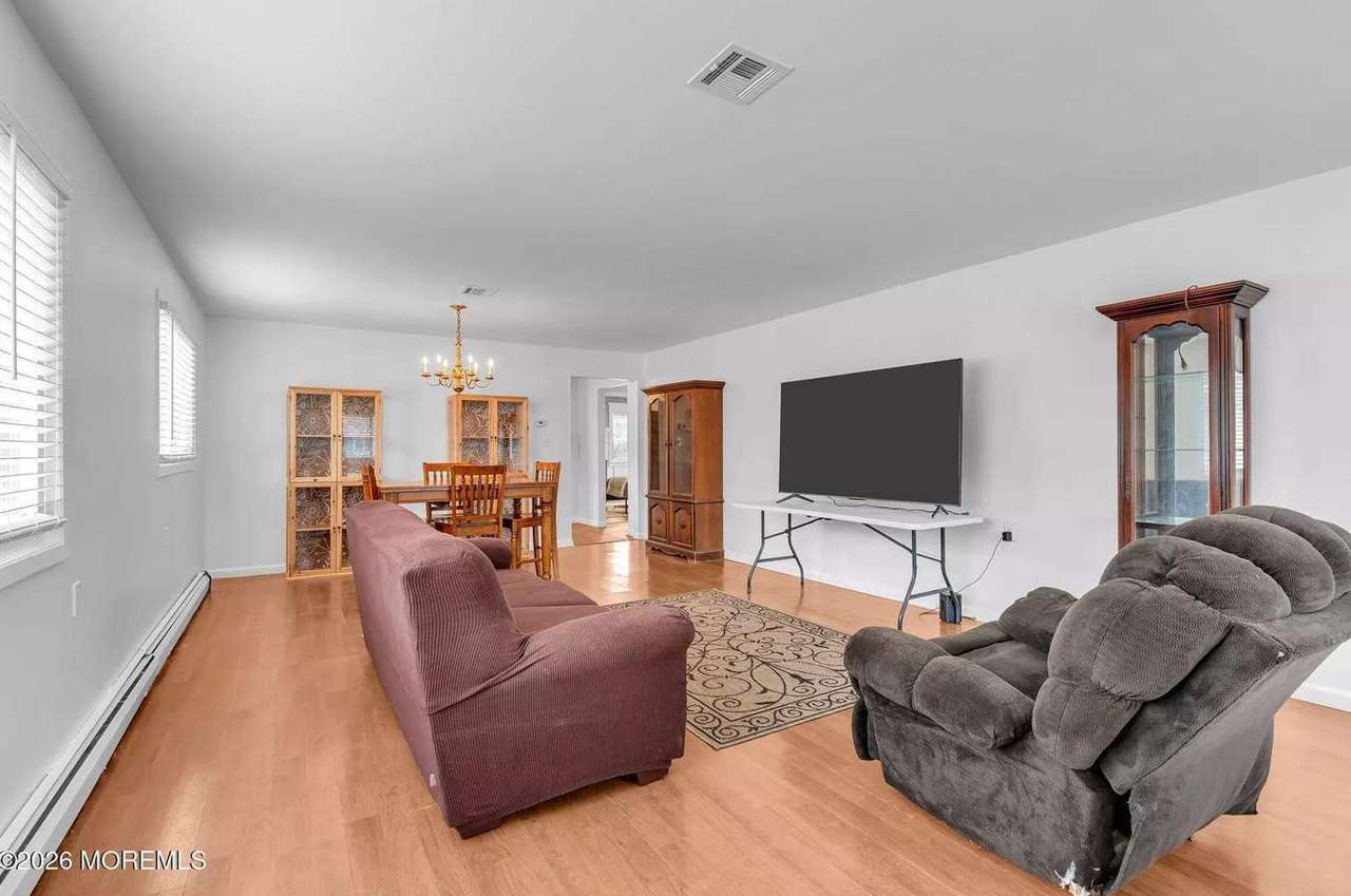 225 Fort De France Ave, photo 8