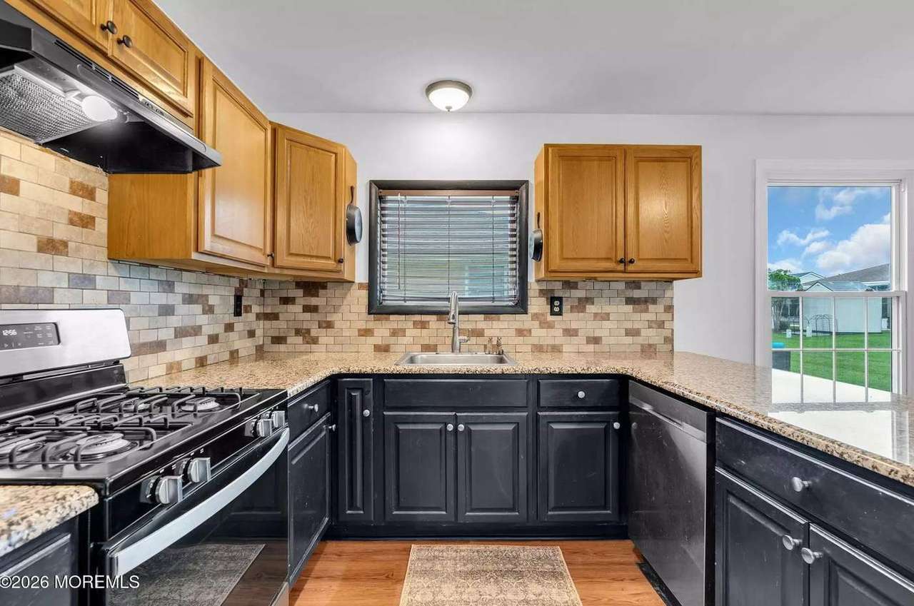 225 Fort De France Ave, photo 26