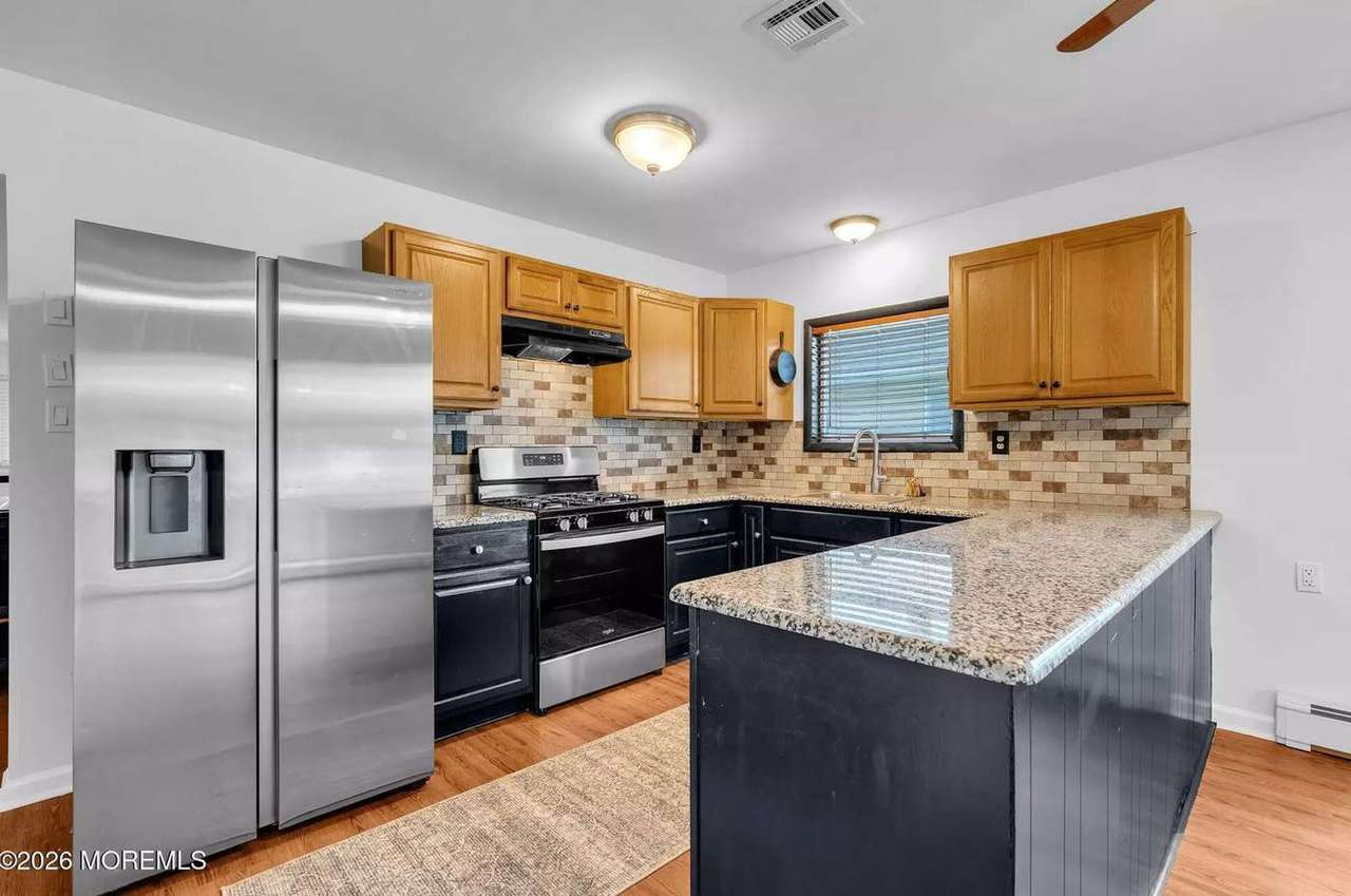 225 Fort De France Ave, photo 27