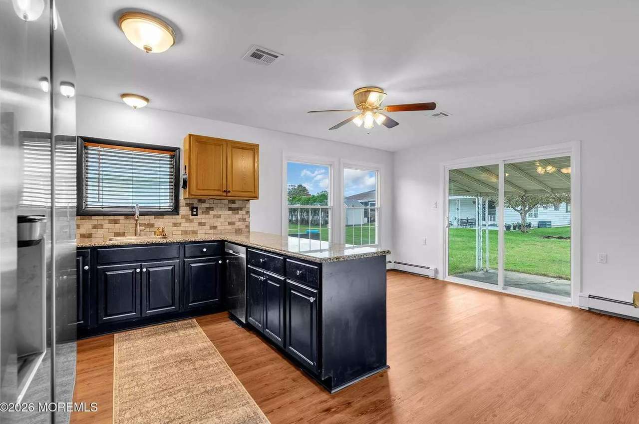 225 Fort De France Ave, photo 28