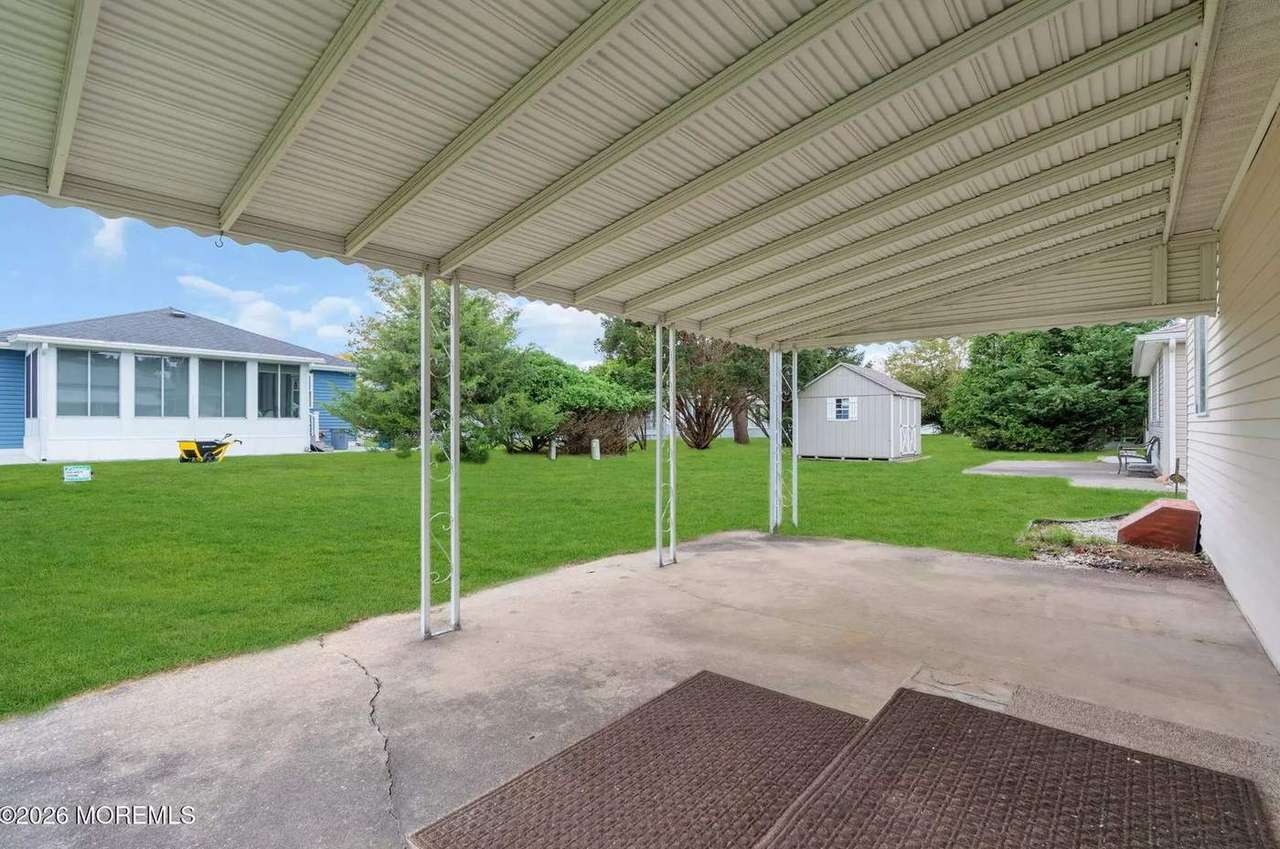 225 Fort De France Ave, photo 32