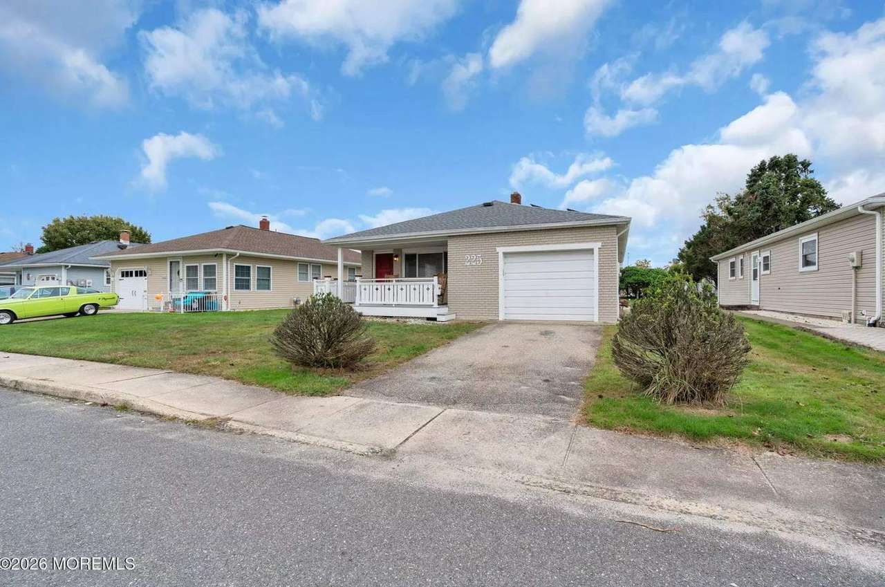 225 Fort De France Ave, photo 40