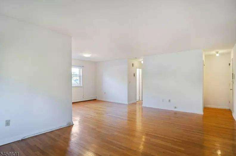 300 Claremont Ave #D1, photo 3