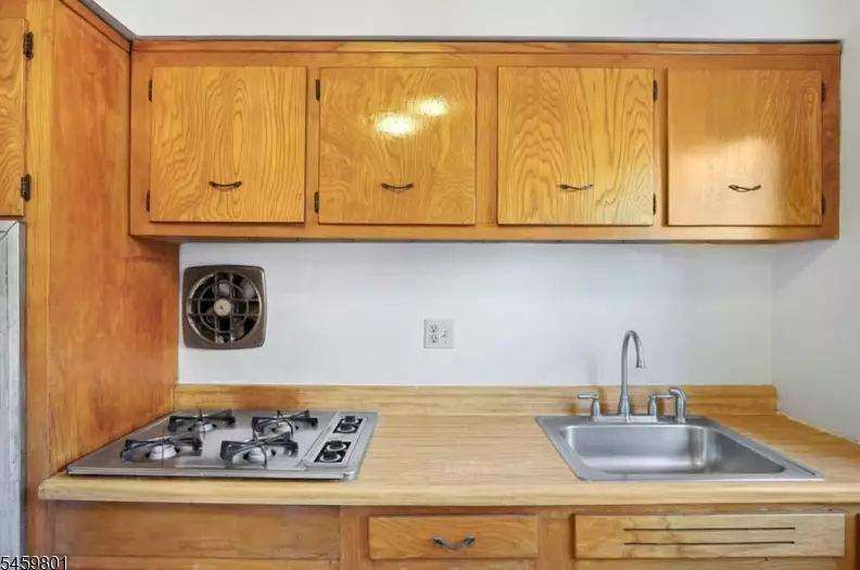 300 Claremont Ave #D1, photo 7