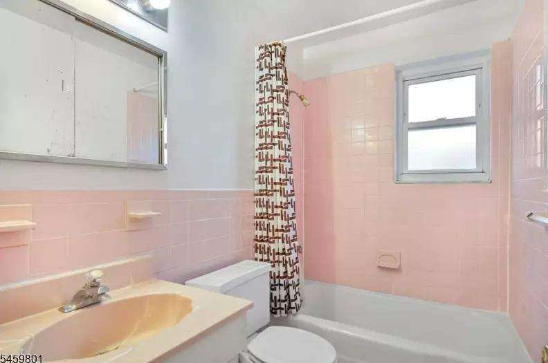 300 Claremont Ave #D1, photo 9