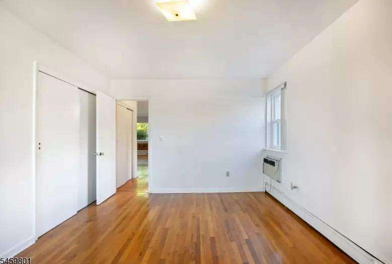 300 Claremont Ave #D1, photo 12