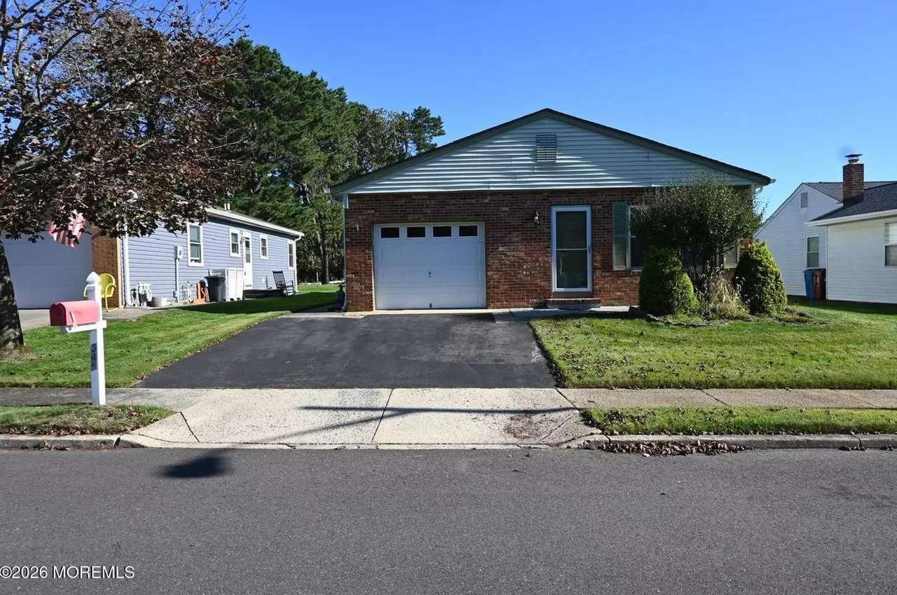 348 Costa Mesa Dr, photo 2