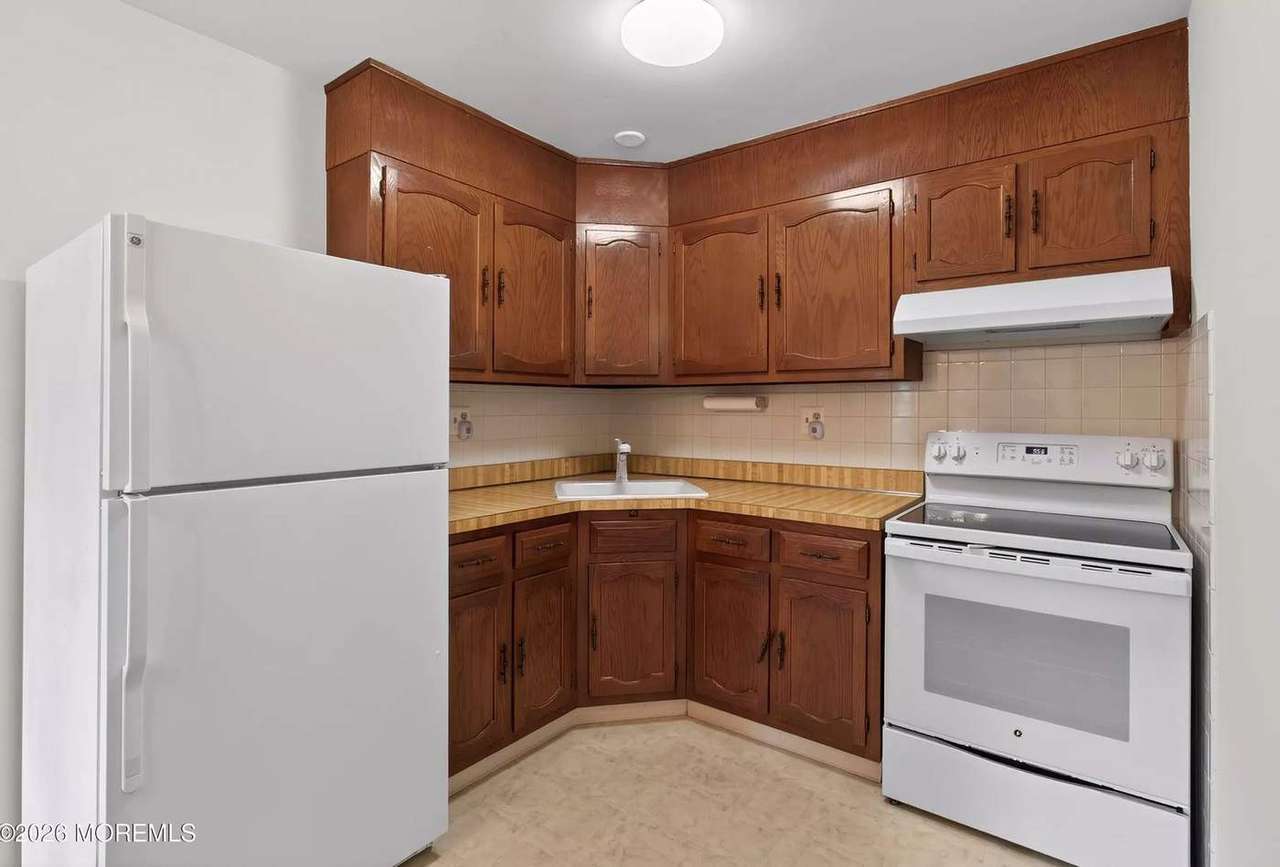 11C Cambridge Cir, photo 17