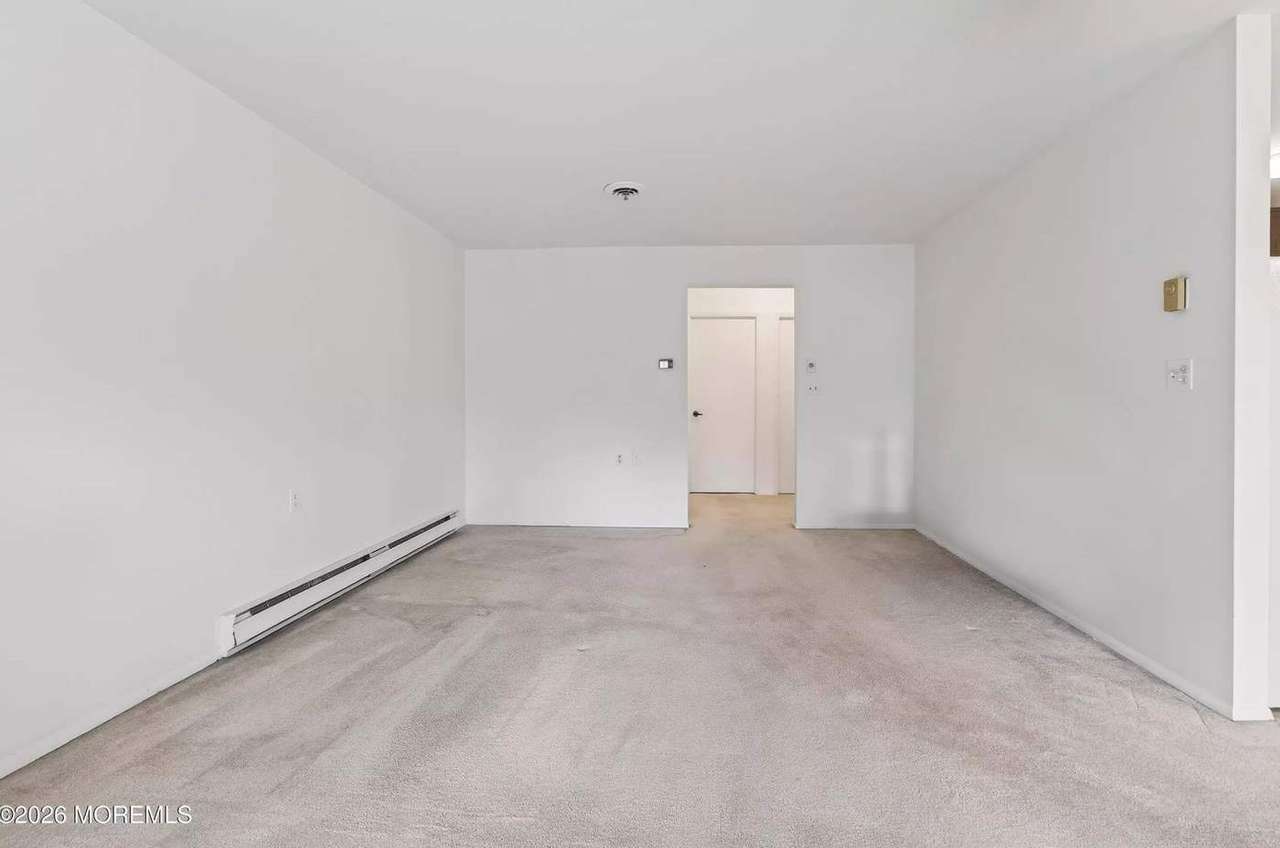 11C Cambridge Cir, photo 24