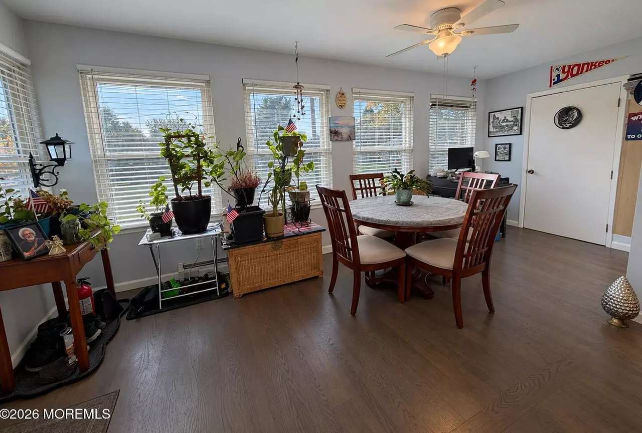 23 Saratoga Pl, photo 4