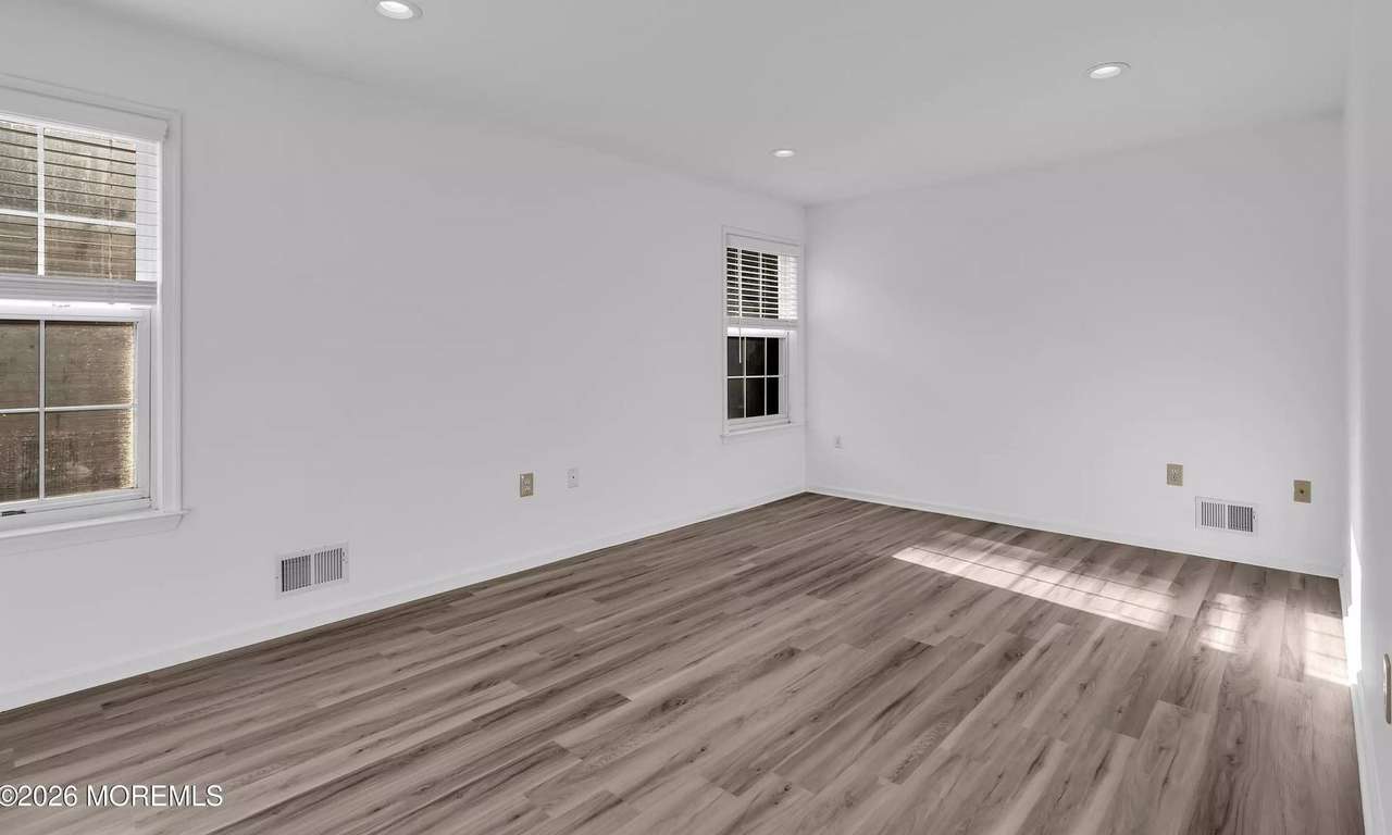 2381 Mt Hood Ln, photo 13