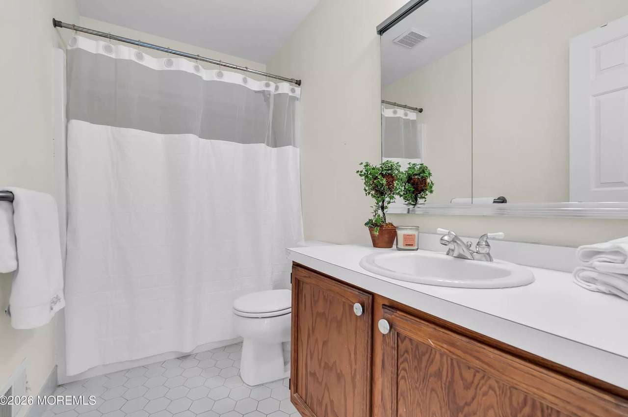 2381 Mt Hood Ln, photo 18