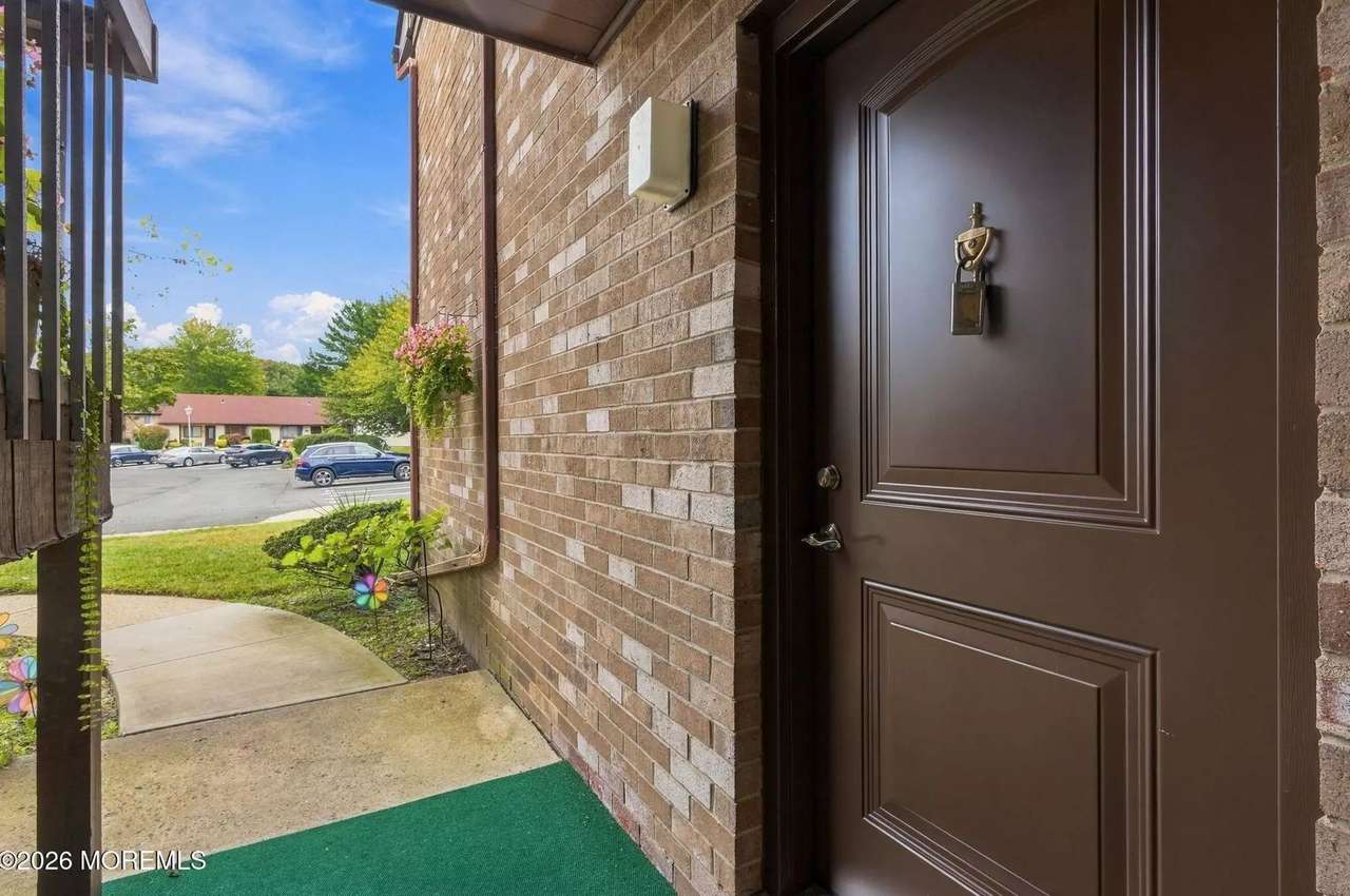 82 Amberly Dr #A, photo 3