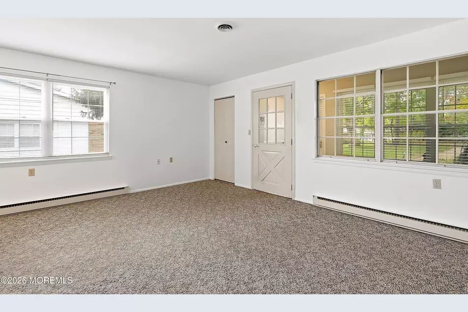 45D Edinburgh Ln, photo 3