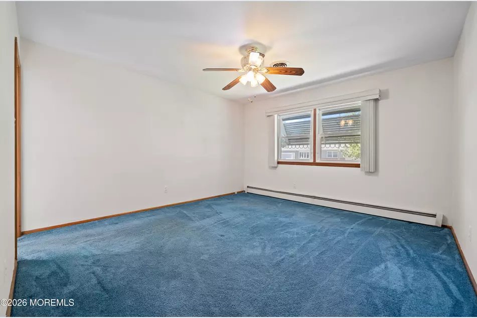 92 Castleton Dr, photo 4