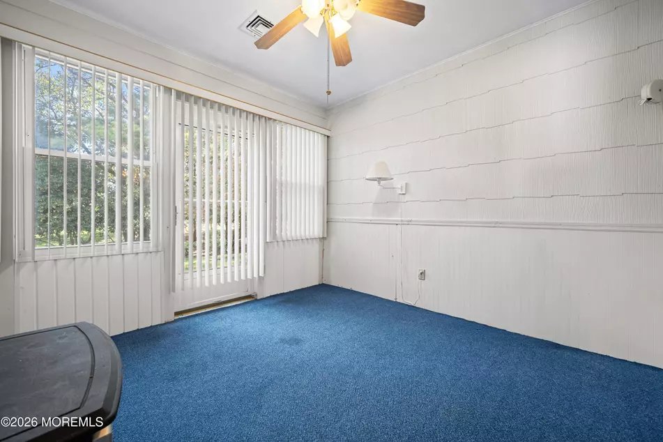 92 Castleton Dr, photo 9
