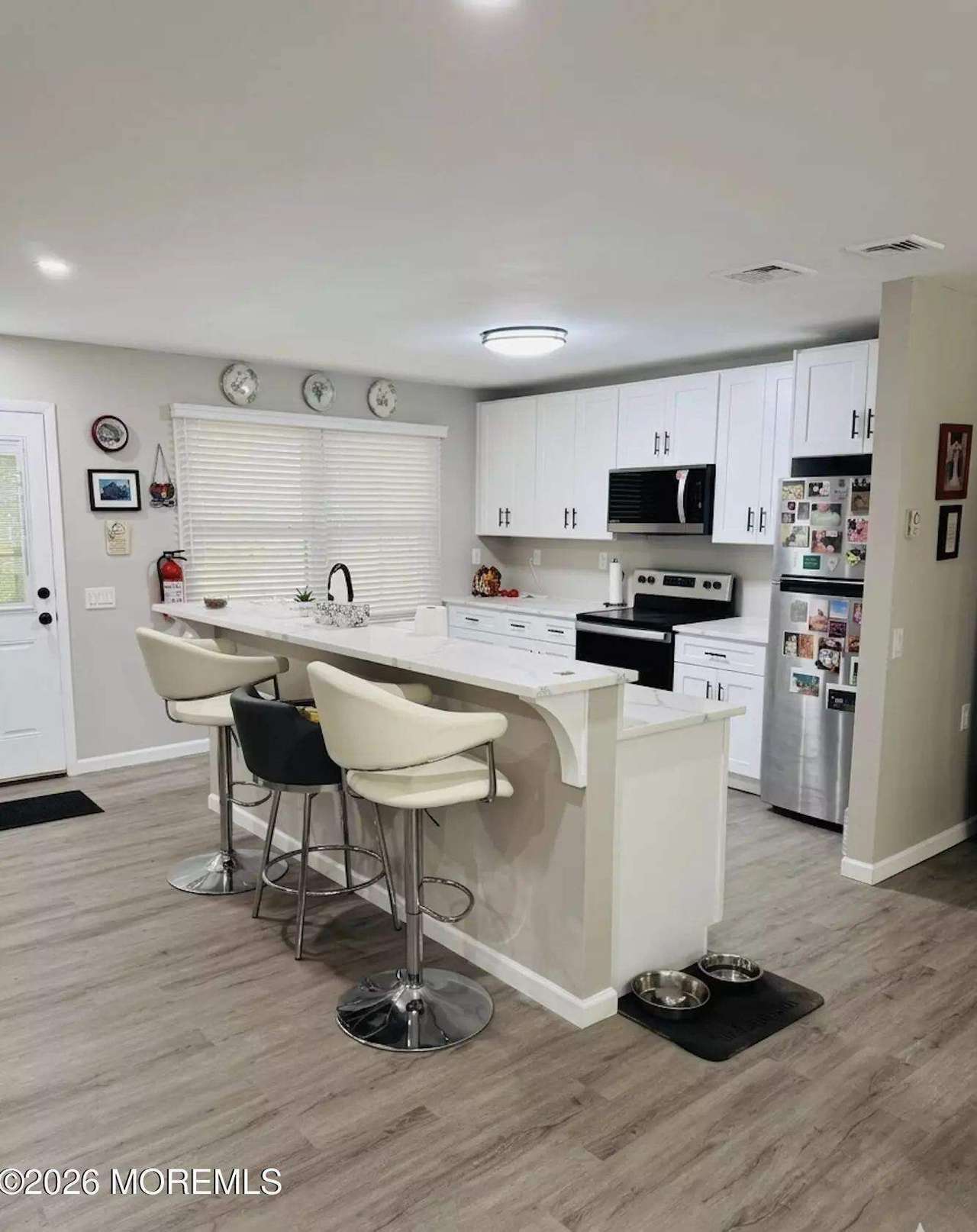 48 Westport Dr, photo 3