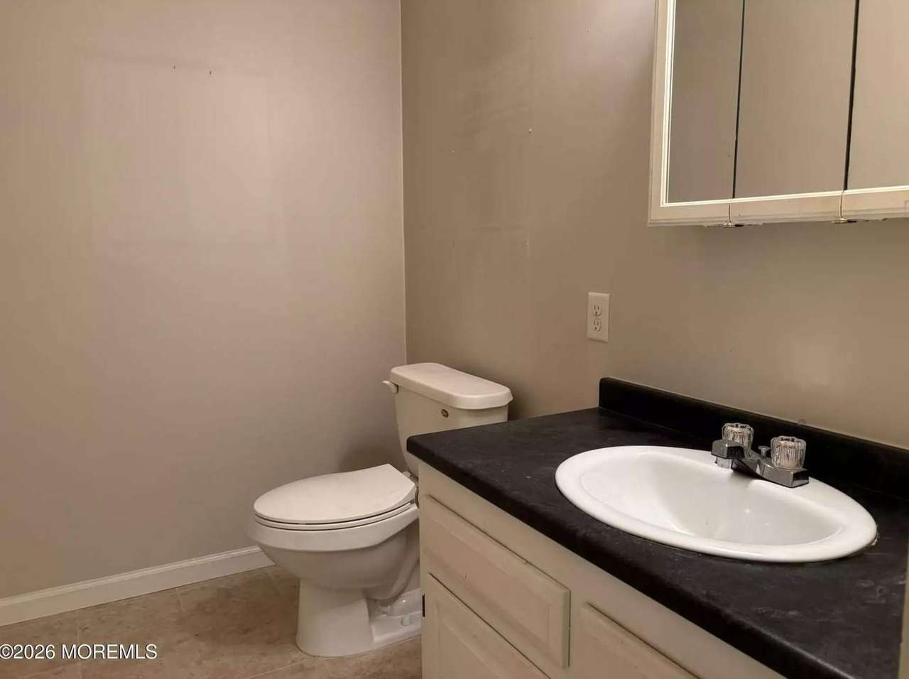 16 Milford Ave, photo 22