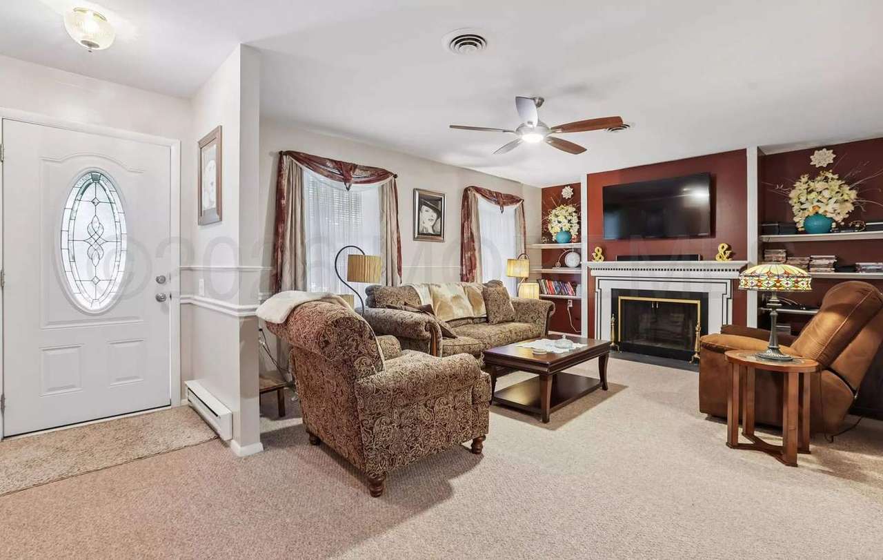 56 Milford Ave, photo 4