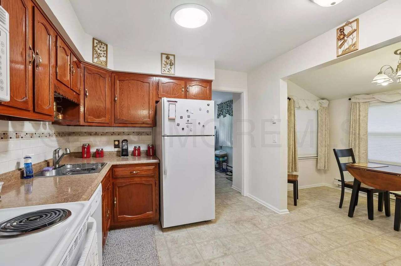 56 Milford Ave, photo 11