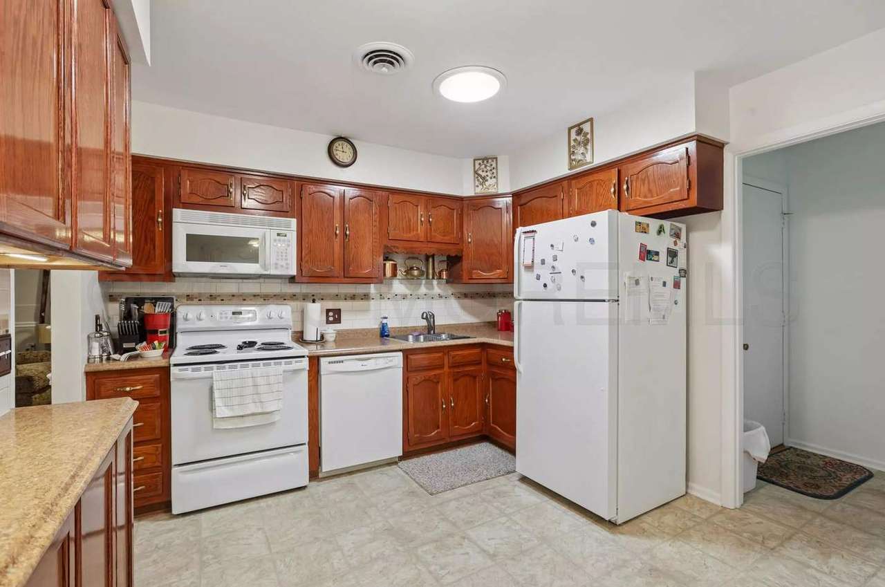 56 Milford Ave, photo 12