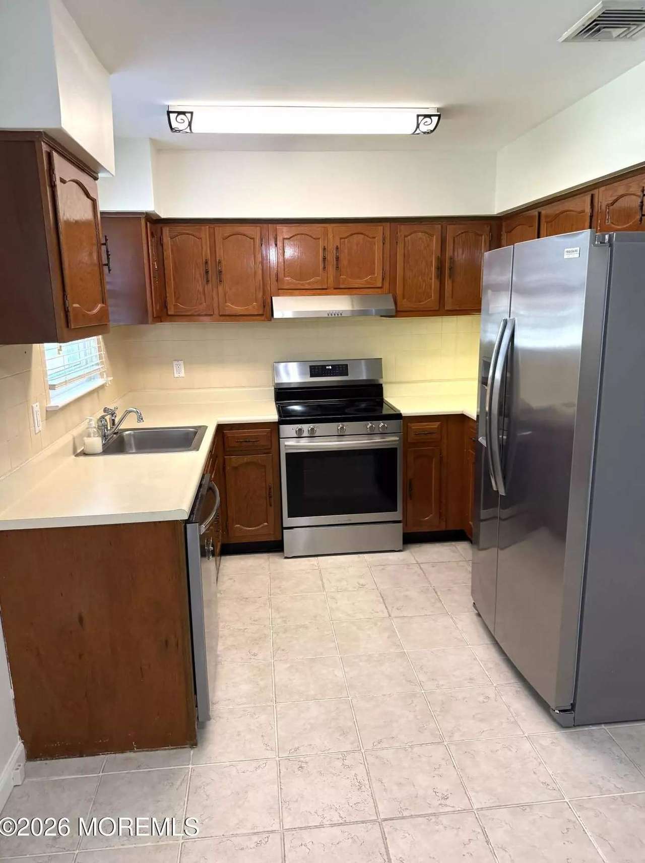35B Easton Dr, photo 4