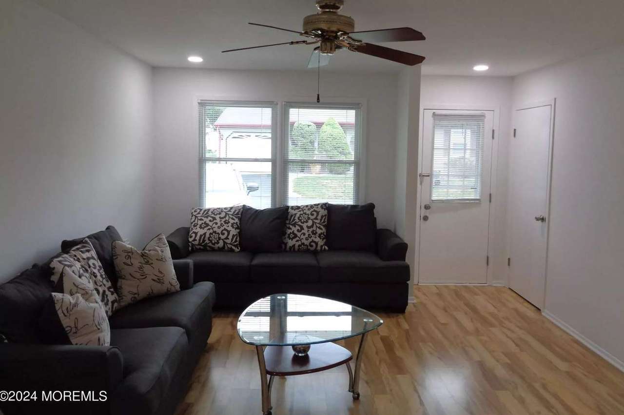 62 Keene St, photo 2