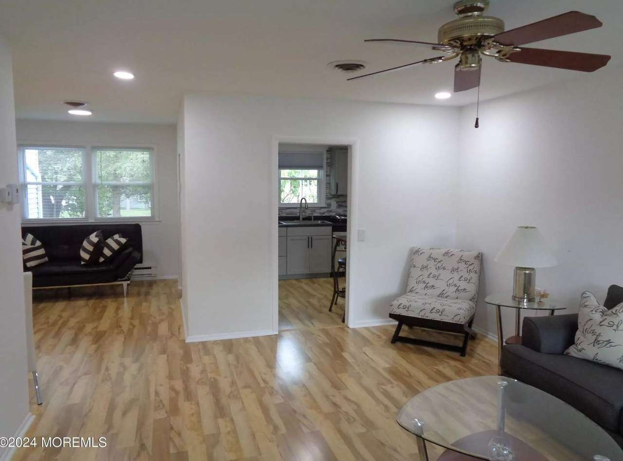62 Keene St, photo 3
