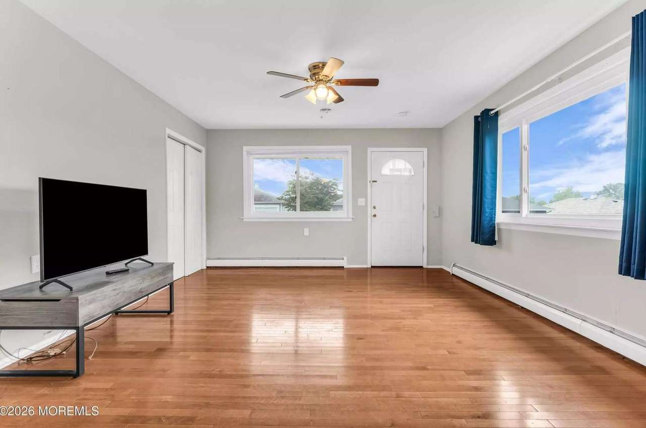 19 St David Dr, photo 3